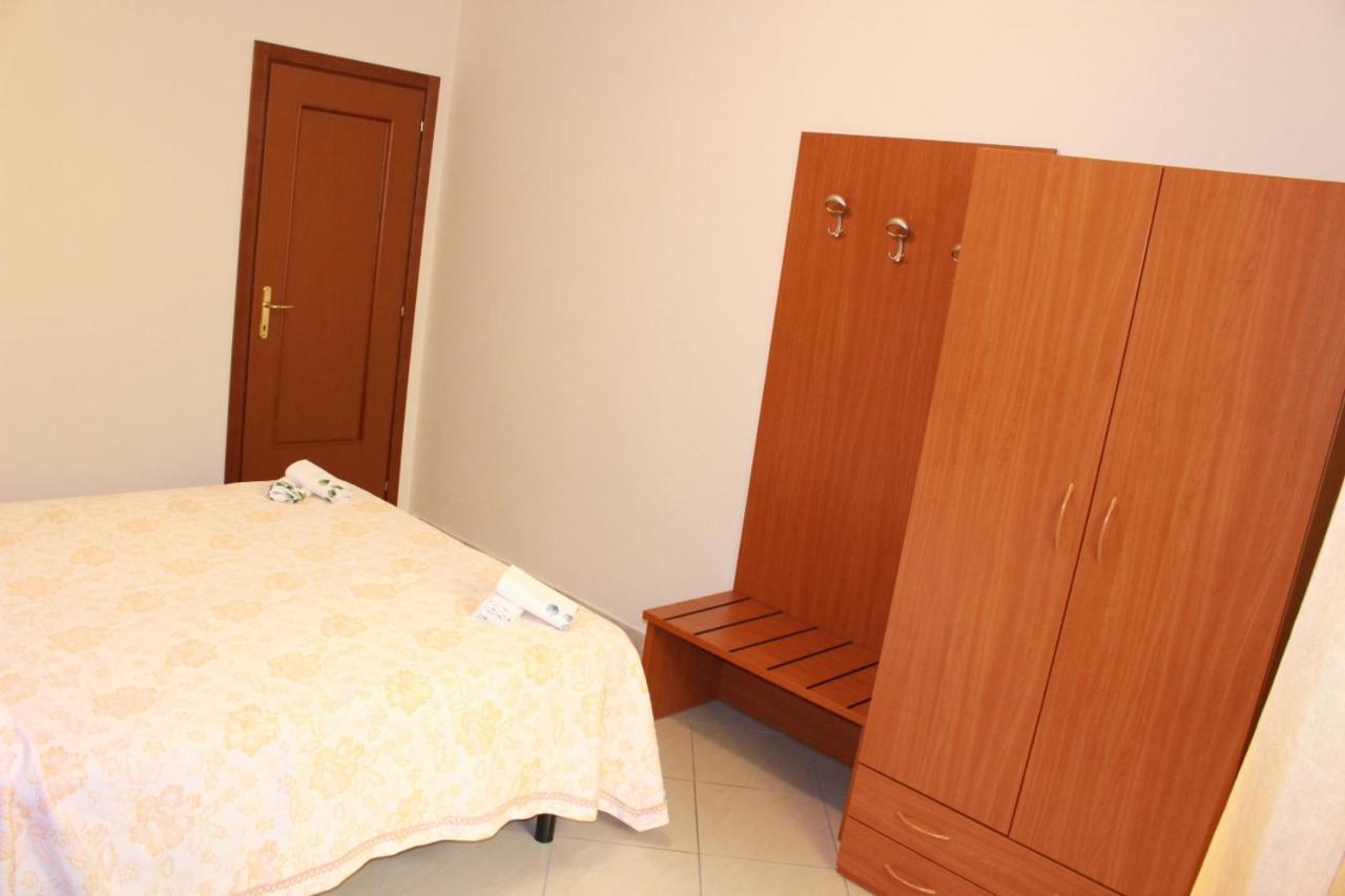Hotel Nettuno Монтекатини-Терме Экстерьер фото